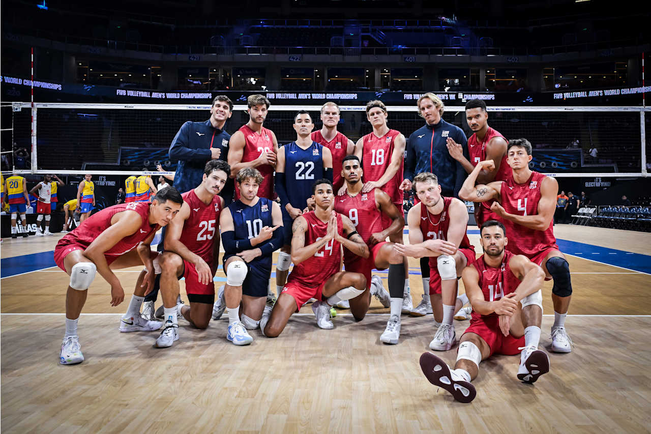 球激活攻势, 顺利取得开, D组小组赛 球激活攻势, 顺利取得开, D组小组赛