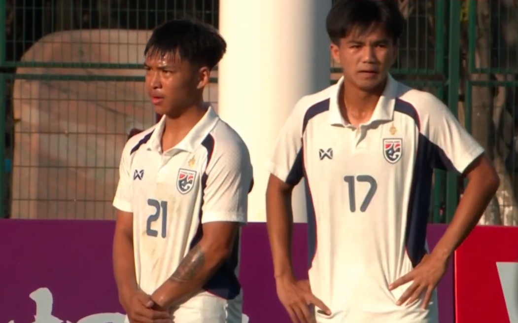 场友谊赛, 球攻门顶得